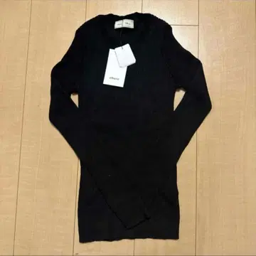 미사용 새상품 ebure 론 헤르만 블랙 긴팔 스웨터