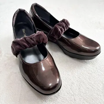 힐즈 아베뉴 에나멜 펌프스 브라운 23.5cm