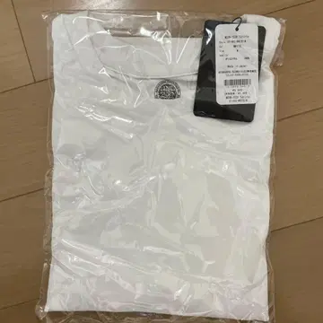 문테크 T셔츠 M 사이즈 미개봉