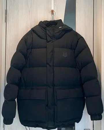 메종 키츠네 블랙 다운 자켓 S