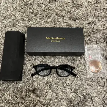 Mr. 젠틀맨 블랙 아이웨어