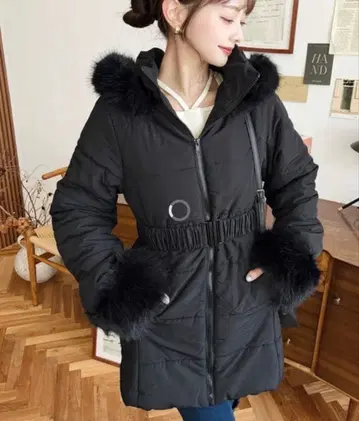 moment+ 벨트 포함 후드 퍼 다운 코트