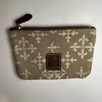 russet (러셋)의 모노그램 패턴 베이지 파우치