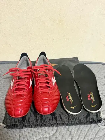 모렐리아 네오 4 40주년 한정판 모델 루비 레드 27.5