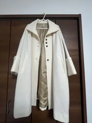 Cara 아이보리 롱 코트