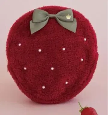 Maison de FLEUR 딸기신문 산리오 파우치