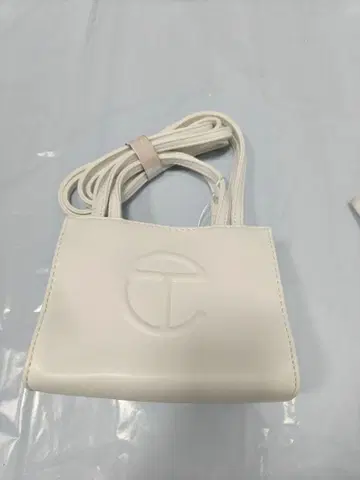 Telfar 화이트 로고 미니 백