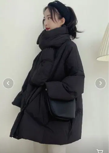 머플러 포함 다운 자켓