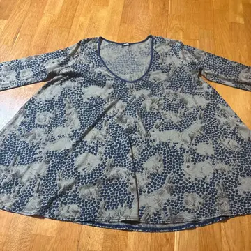 Marble Sud 동물 패턴 V넥 튜닉