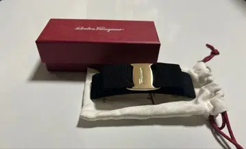 Salvatore Ferragamo 페라가모 바리나 머리핀 블랙