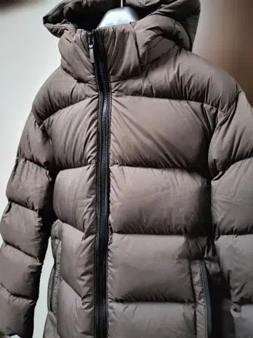 미사용품 유니클로 남성용 파우더 소프트 다운 브라운 사이즈 L