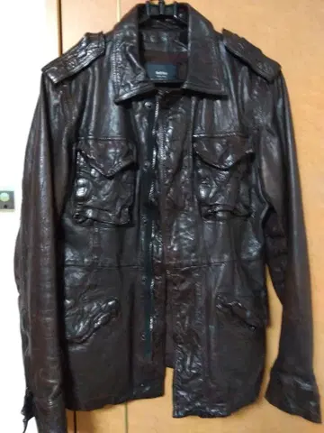 다크 브라운 가죽 자켓