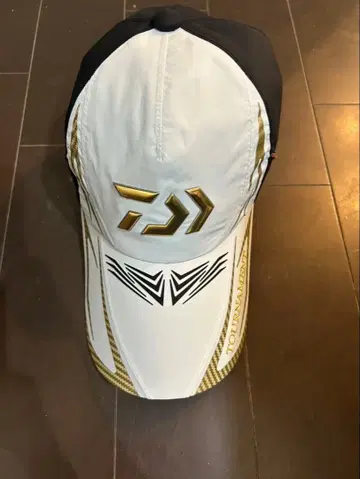 다이와 토너먼트 캡 화이트/블랙