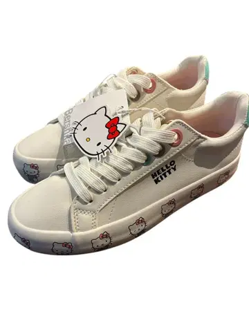 새상품 초레어 Bershka 헬로키티 스니커즈 화이트 23cm 산리오