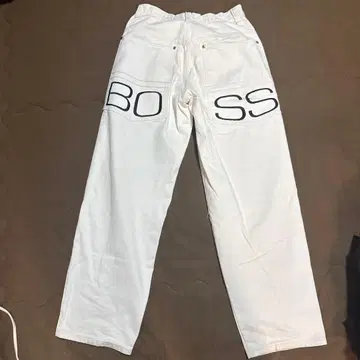 BOSS 화이트 데님 팬츠
