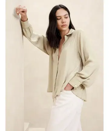 BANANA REPUBLIC 백 플리츠 긴팔 셔츠 XS