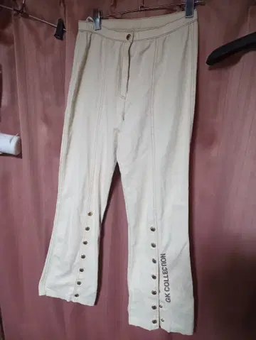 이타리야 버튼 플레어 팬츠