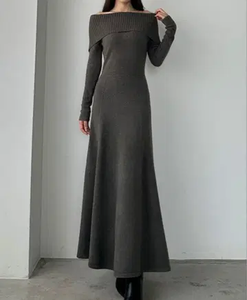 Louere 루엘레 오프숄더 니트 원피스 차콜 그레이