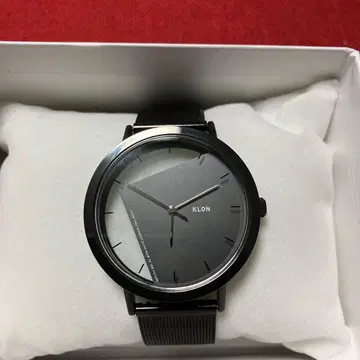 컨디션 최상 KLON 블랙 아날로그 손목시계