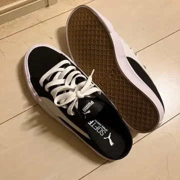 PUMA 발꿈치 없는 스니커즈 새상품