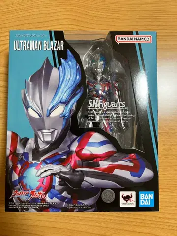 SHF 울트라맨 블레이저 피규어