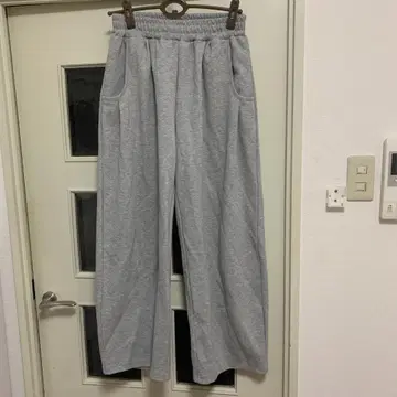 2025 이번 시즌 JEANASIS 발열 보온 맨투맨 코쿤 턱 팬츠