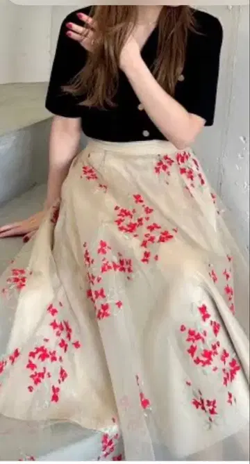 시어 매그놀리아 스커트 베이지 빨간 꽃무늬