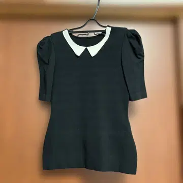 폭시 화이트 카라 니트탑 퍼프 슬리브