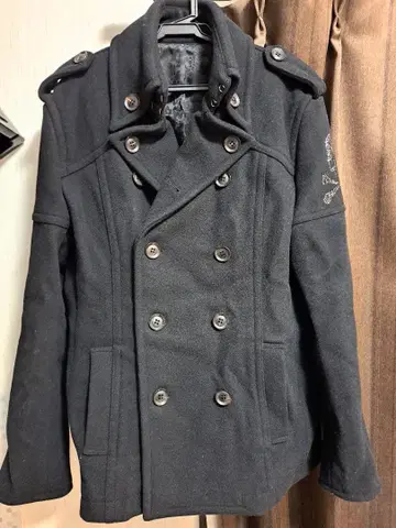 블랙 더블 브레스트 피 코트