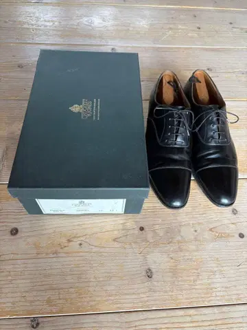 크리켓 앤 존스 스트레이트 팁 UK11