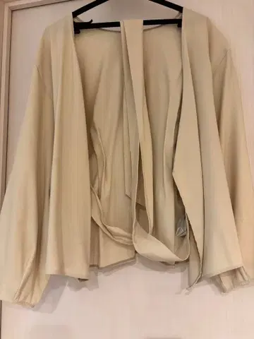 새상품급 데미룩스 빔즈 카슈쿨 블라우스 38