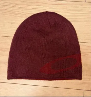 Oakley 비니 버건디 리버서블