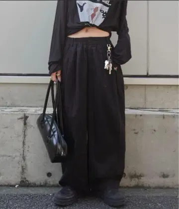 teen boop 볼륨 러프 팬츠 블랙