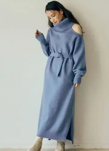 MURUA 오픈 숄더 니트 원피스