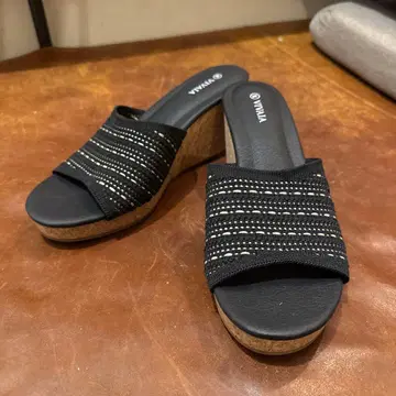 VIVAIA 웨지 샌들 블랙