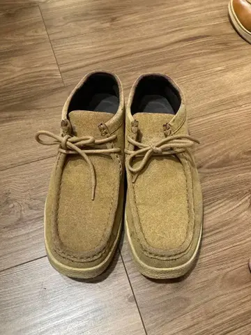 네이비 conqueror 베이지 모카신 왈라비 26.5cm