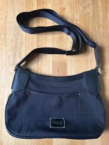 에네스베 보야주 숄더백 블랙