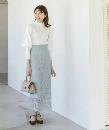 NOBLE 리버 레이스 I 라인 스커트 색스 블루