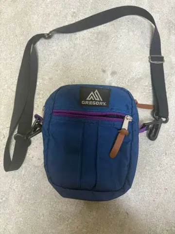 GREGORY 퀵 포켓 M 네이비