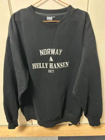 헬리 한센 블랙 트레이닝복