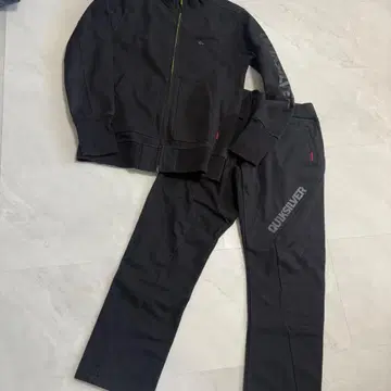 [ 1회 사용 ] Quiksilver 블랙 맨투맨 셋업