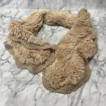 Petit Maison 퍼 베이지 퍼 넥워머 머플러