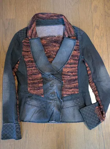 개성 있는 블랙 데님과 트위드 더블 브레스트 자켓