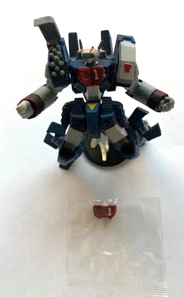 아머드 발키리 로봇 피규어 번호 플레이트 포함