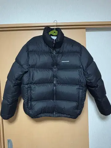 thisisneverthat 블랙 다운 자켓