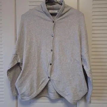 tang 그레이 버튼 달린 가디건