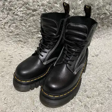 [ 새상품급 ] 닥터마틴 가죽 통굽 부츠 23cm 화이트 스티치