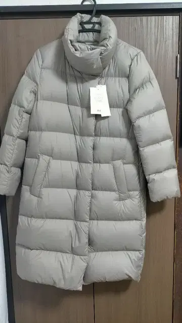 유니클로 라이트웨이트 다운 볼륨 컬러 코트 [ 미사용 새상품 ]