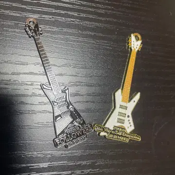 DIR EN GREY Toshiya 베이스 키링 2개 세트