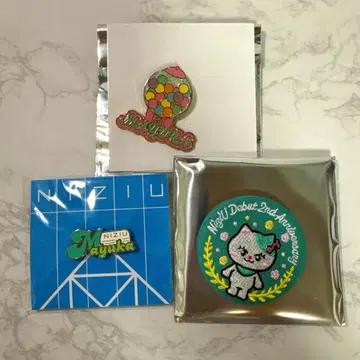 [미사용 새상품] NiziU 마유카 루캬 핀 배지 자수 캔뱃지 세트